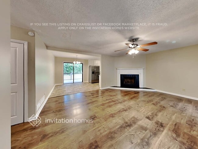 Building Photo - 1650 Lakeview Pl