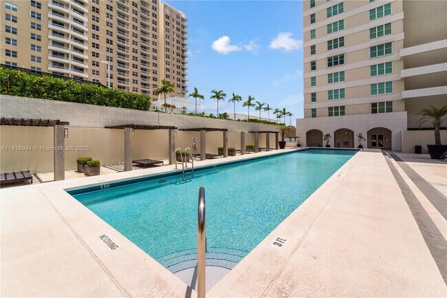 Foto del edificio - 800 Claughton Island Dr