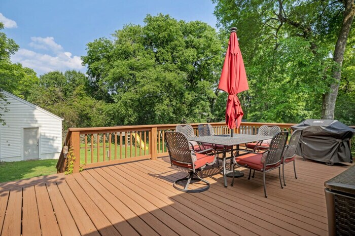 Foto principal - Neighborhood Retreat|Fire Pit, Large Yard,...