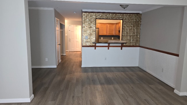Building Photo - 1812 Country Village Blvd