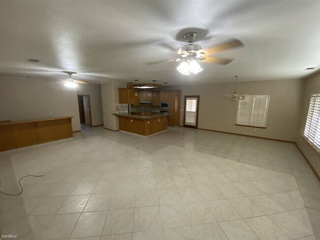 Foto del edificio - 3 br, 3 bath House - 19930 S Polk Ave