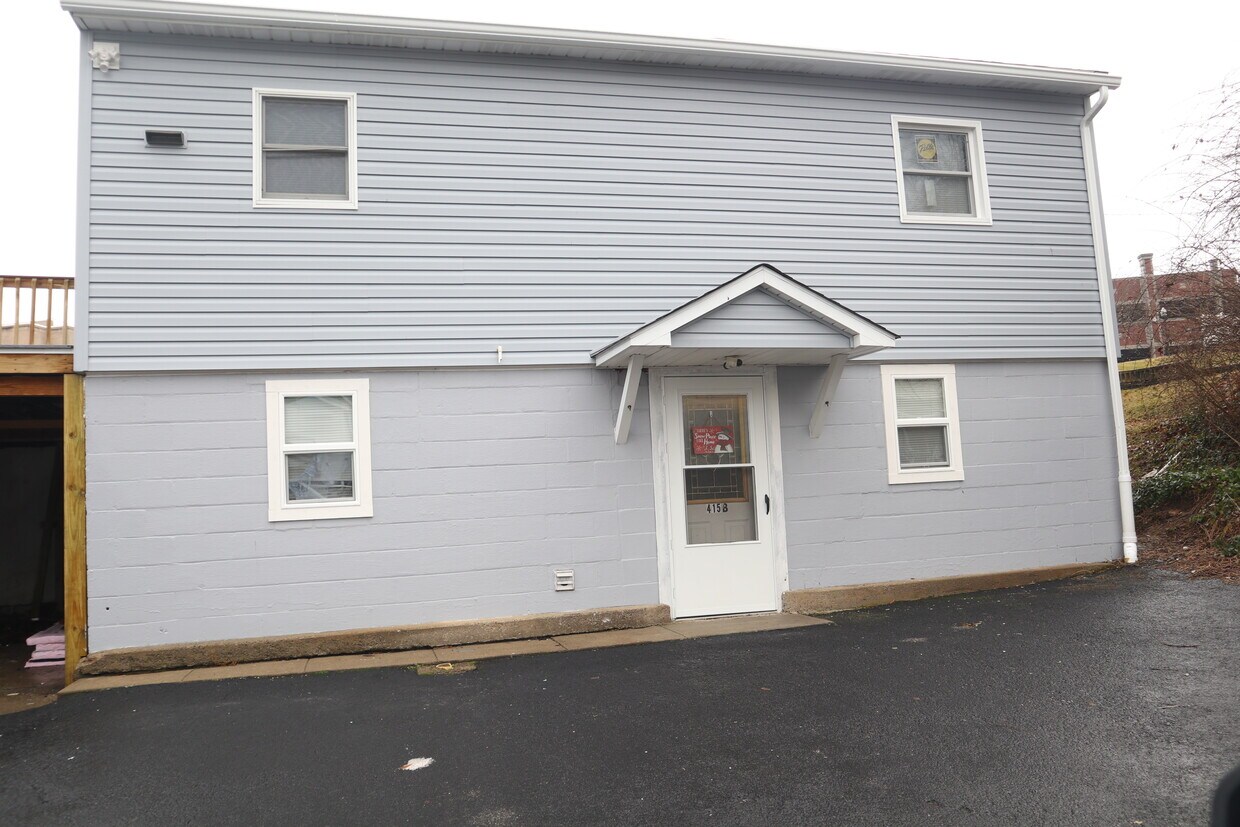 Foto principal - 415 East St