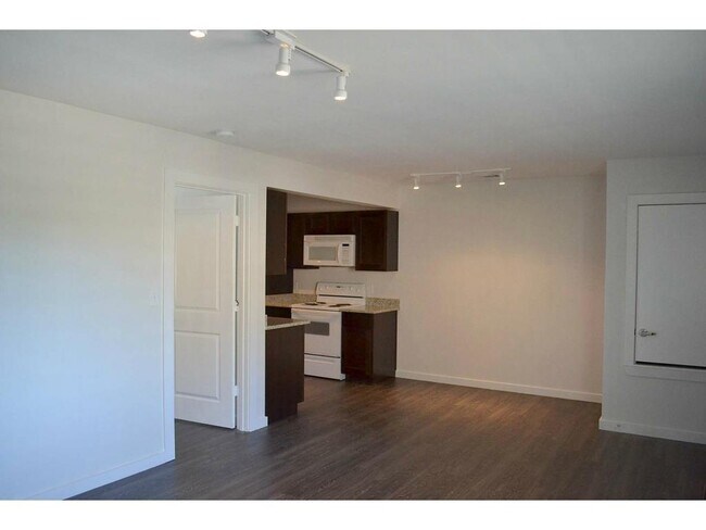 Building Photo - 3421 W 5th St