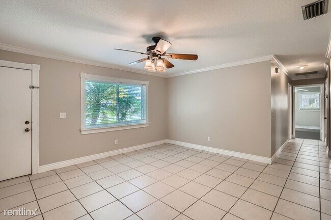 Building Photo - 3 br, 2 bath House - 796 Raven Avenue