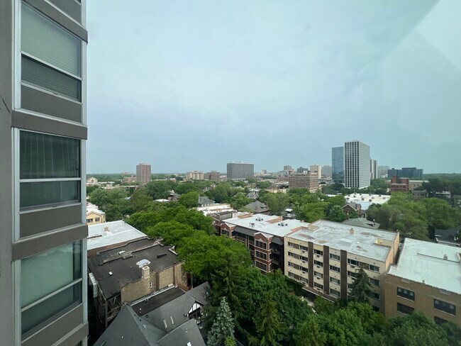 Building Photo - 720 W Gordon Terrace