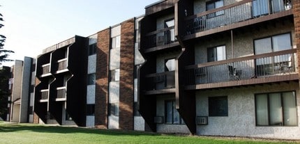 Building Photo - Carlton Park