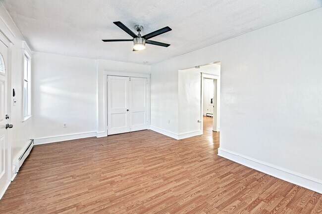 Foto del edificio - 2700 N Madison St