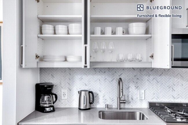 Foto del edificio - 704 Spring St