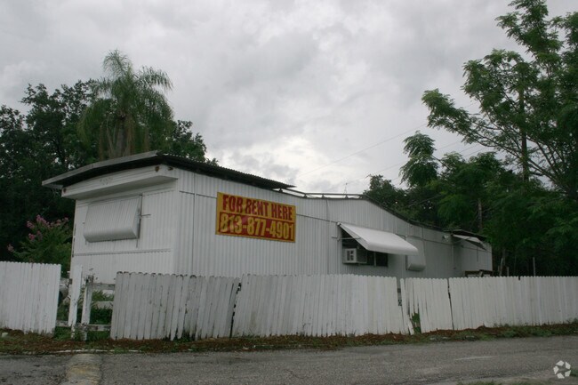 Building Photo - 3101 W Hillsborough Ave