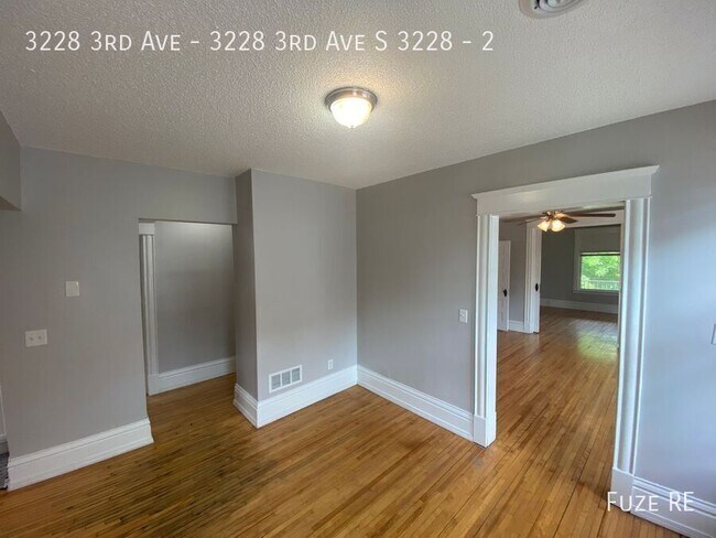 Foto del edificio - 3228 3rd Ave S