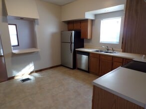 Building Photo - 247 S Kansas St