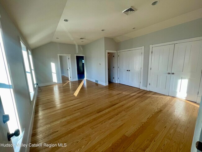 Foto del edificio - 536 Columbia St