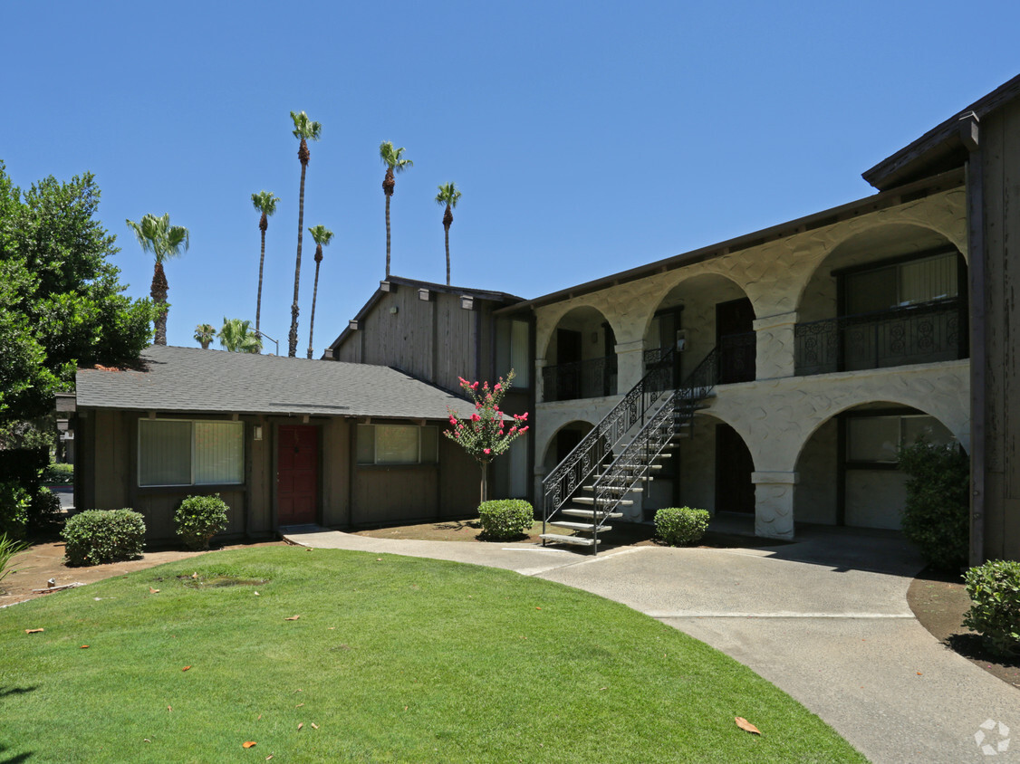 Primary Photo - Casa Del Rey Apartments