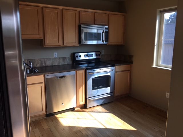 Foto del edificio - 1933 NW Monterey Pines Dr