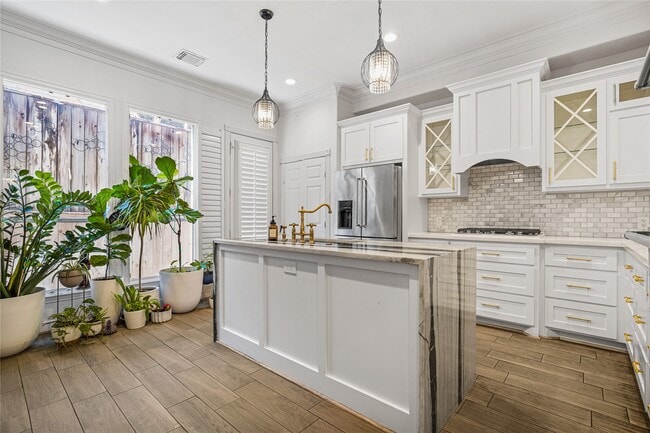 Foto del edificio - 4746 Post Oak Timber Dr