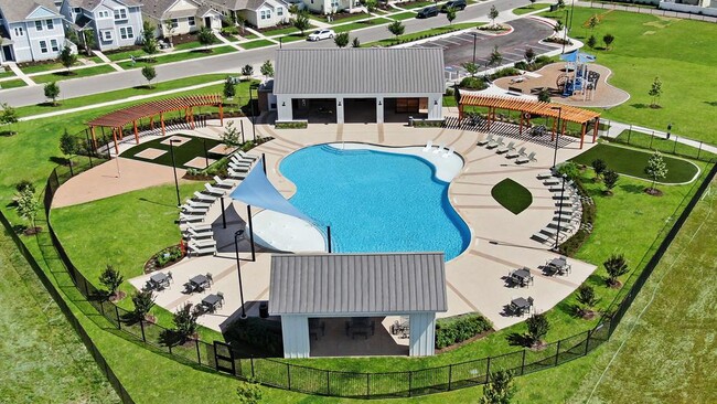 Foto del edificio - 708 Running Creek Dr