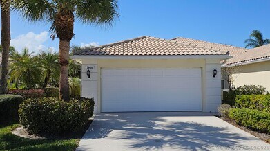 Building Photo - 7960 SE Peppercorn Ct