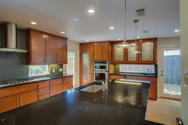 Building Photo - 1186 Tranquilla Dr