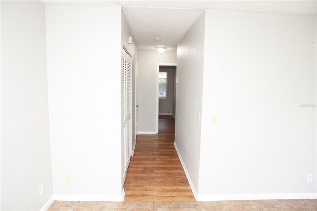 Building Photo - 695 Ave G SE