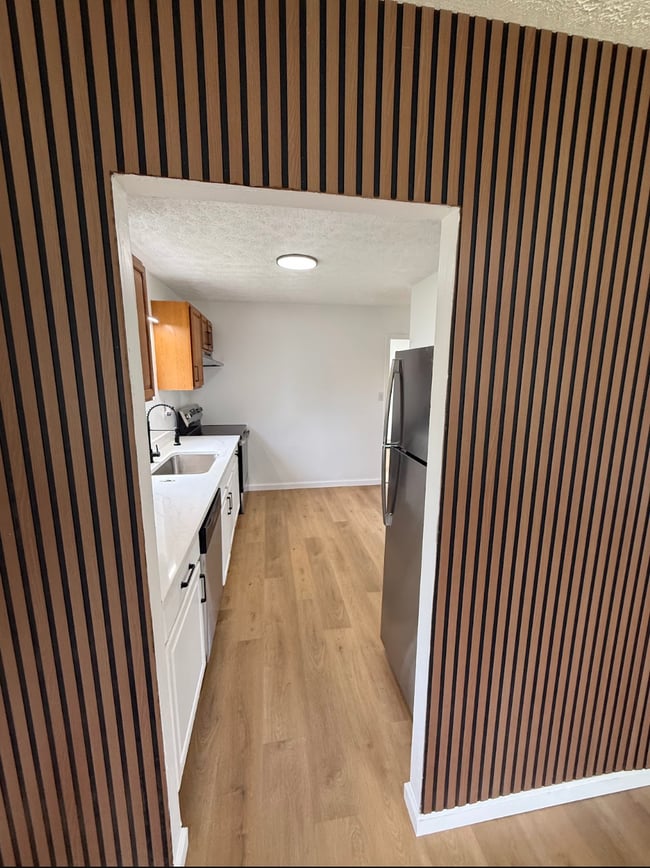 Building Photo - 608 Schuyler Dr