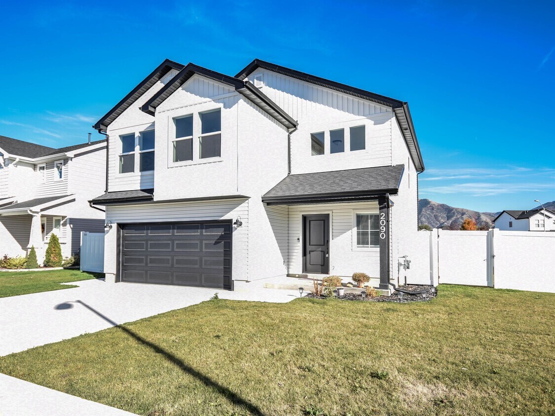 Foto principal - 2090 S Creekside Dr