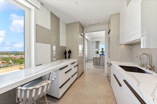 Foto del edificio - 150 Bradley Pl