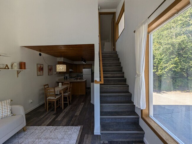 Building Photo - Downtown Douglas Townhouse Style Condo, 2B...
