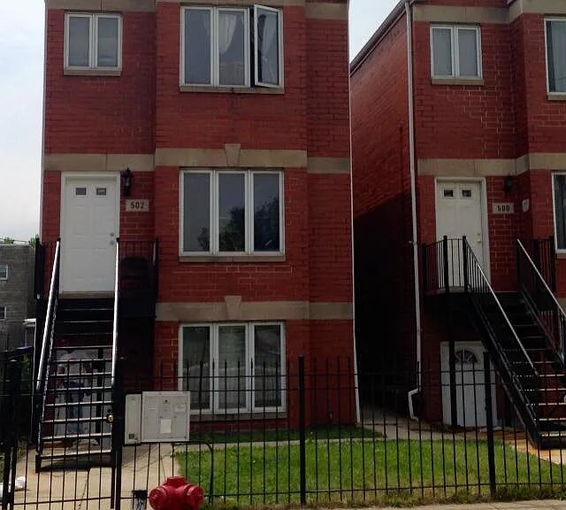 Primary Photo - 502 S Oakley Blvd