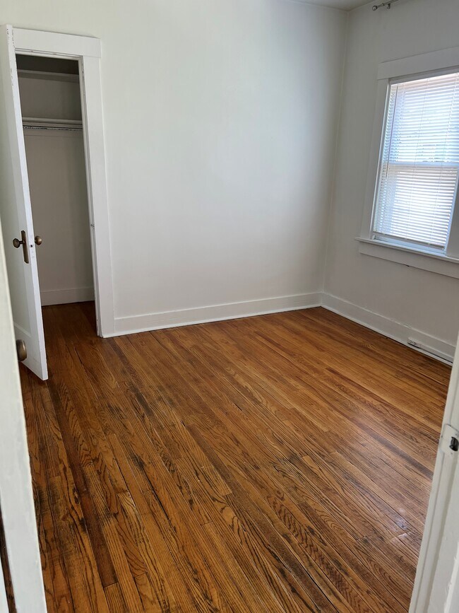 Building Photo - 144 E 2nd Ave