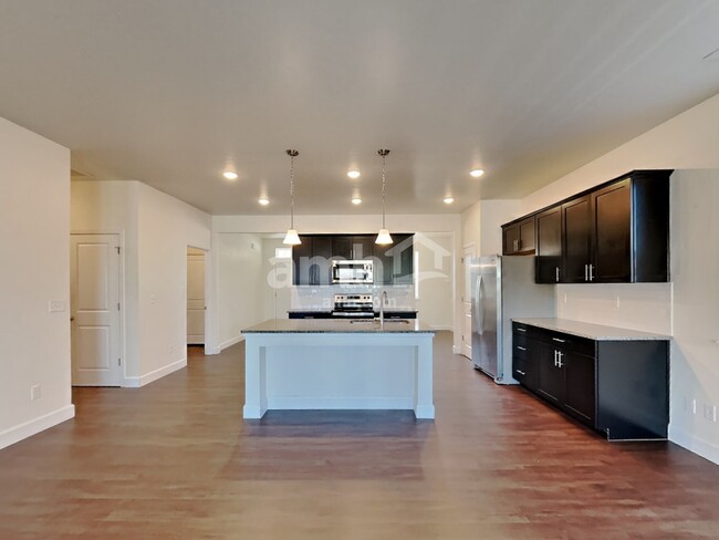 Building Photo - 122 E Sicily Drive