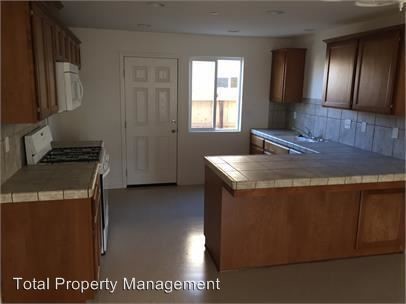 Building Photo - 2 br, 2 bath Apartment - 2200 W. Lark Ave.