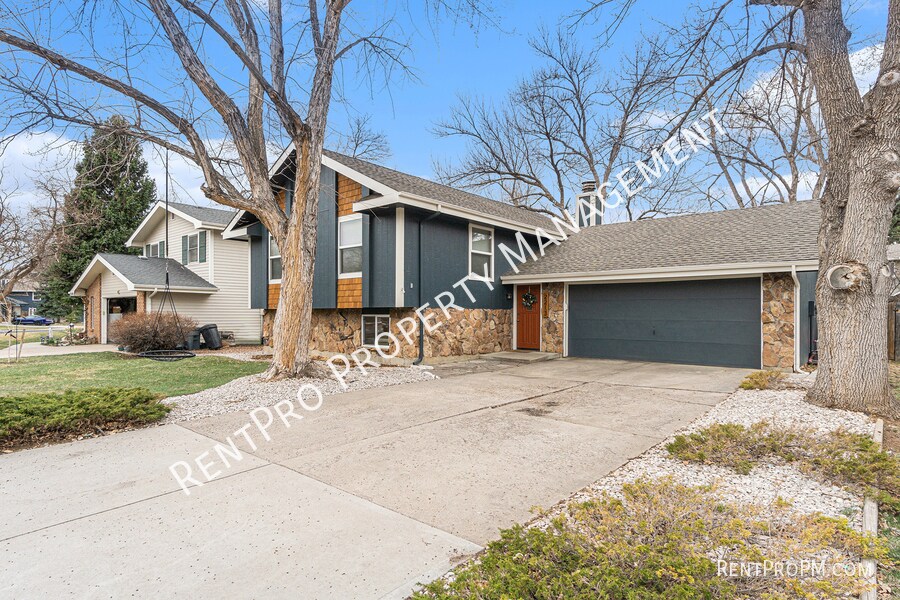 Primary Photo - 2213 Hiawatha Ct