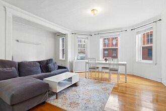 Building Photo - 73 Parkman St