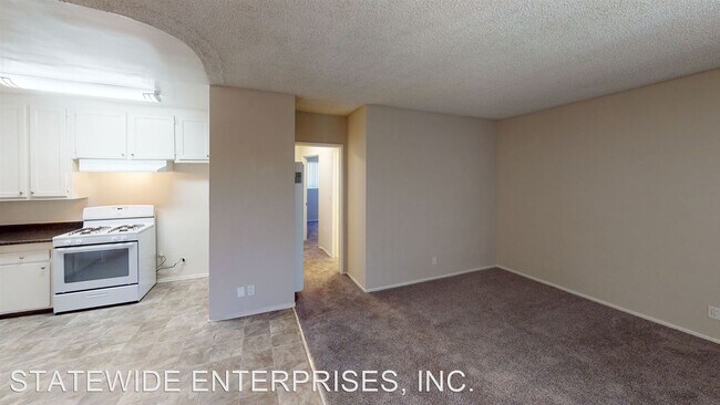 Building Photo - 8437-8437 Tobias Ave