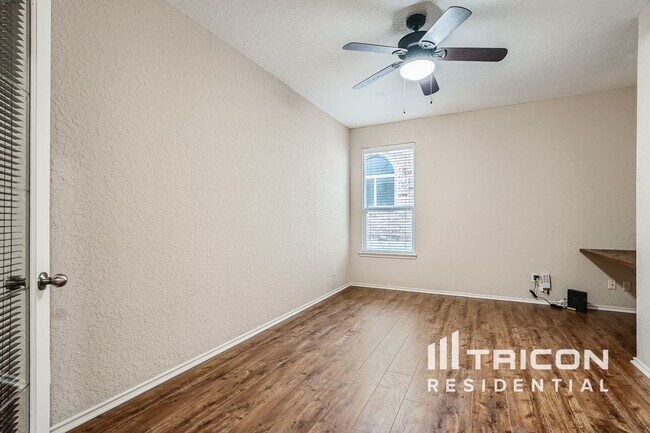 Building Photo - 6526 Palmetto Way