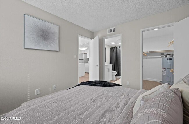 Foto del edificio - 4620 W McDowell Rd