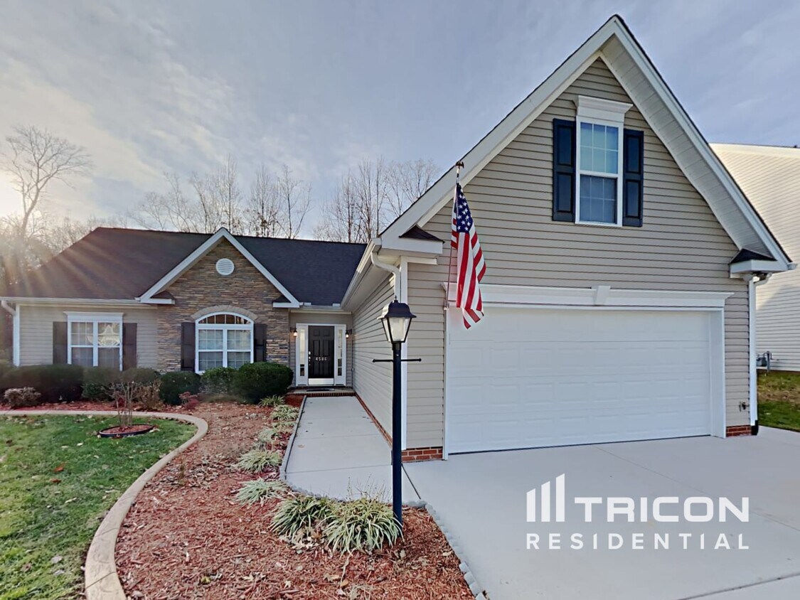 Primary Photo - 4586 Woodway Dr