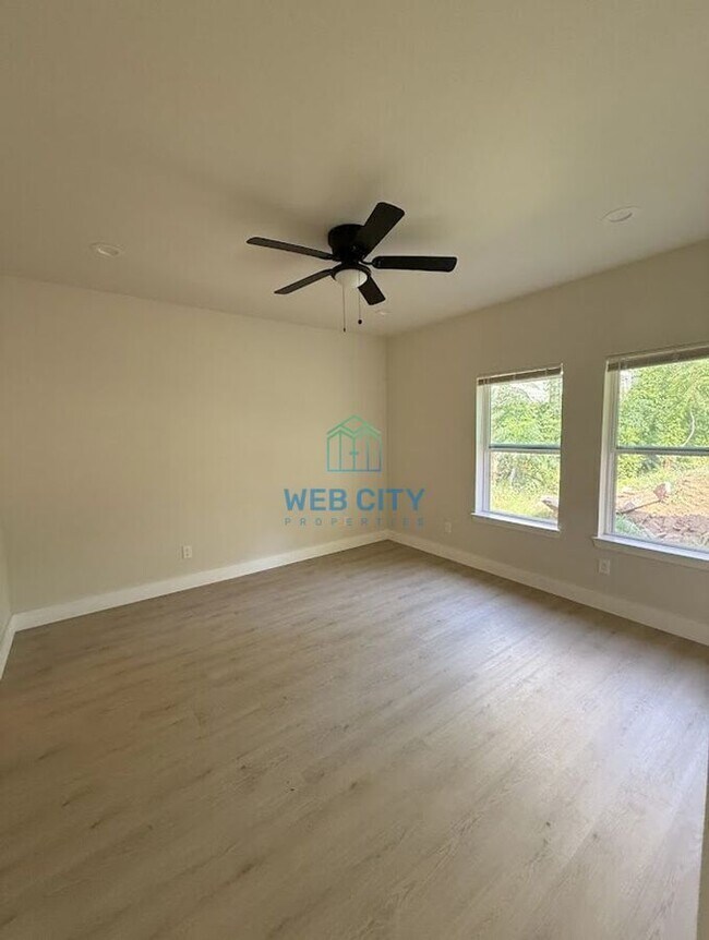 Foto del edificio - 2505 Lenway St