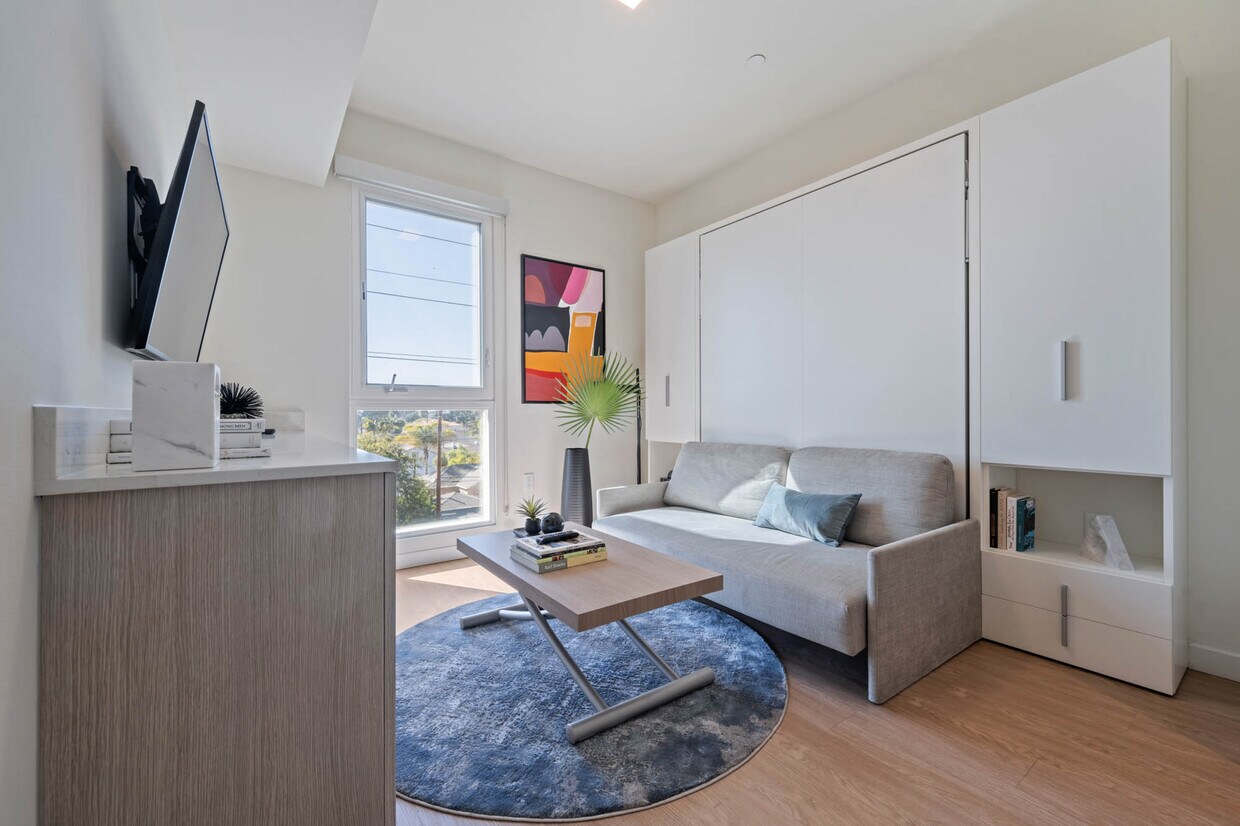 Foto principal - 5851 W 88th St