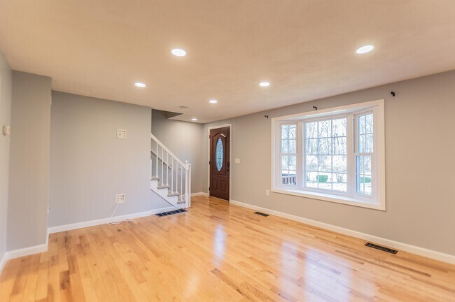 Foto del edificio - 87 Scobie Pond Rd