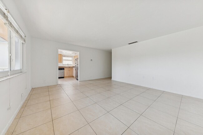 Foto del edificio - 1000 NE 9th Ave