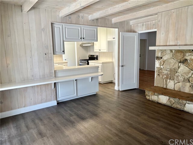 Foto del edificio - 876 E Cypress Ave