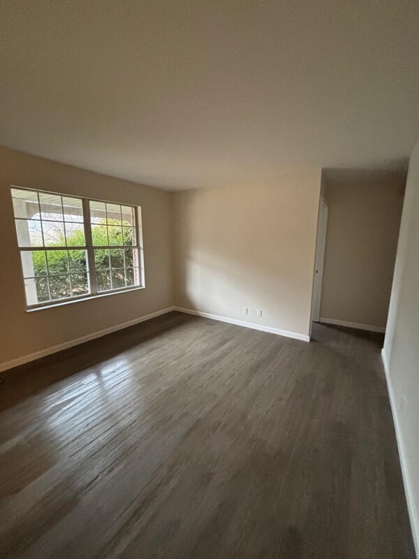 Foto del edificio - 6108 Hickory Hill Ln