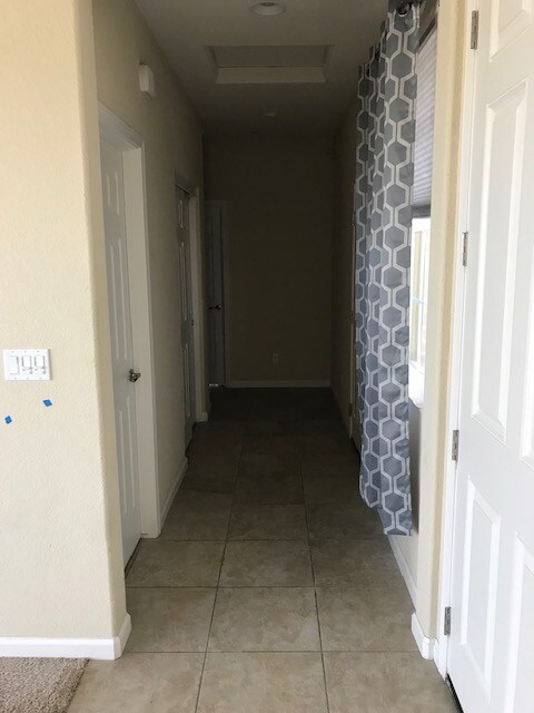 Building Photo - 1453 Greenbrier Dr