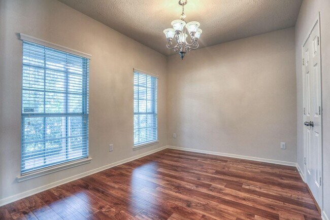 Foto del edificio - 3022 Marlan Woods Ct