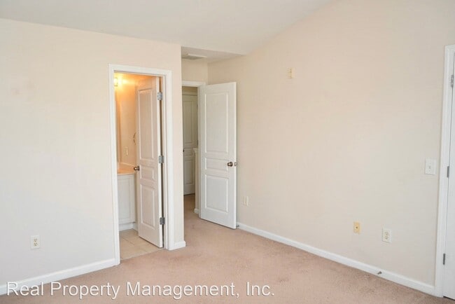 Building Photo - 2 br, 2.5 bath House - 1855 Candlewood Ct,...