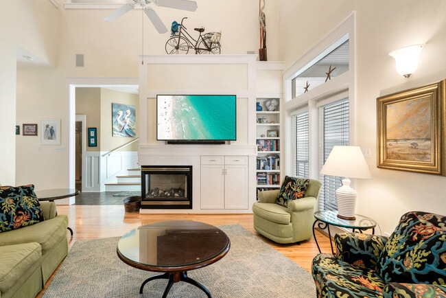 Building Photo - 10 Boardwalk Ln