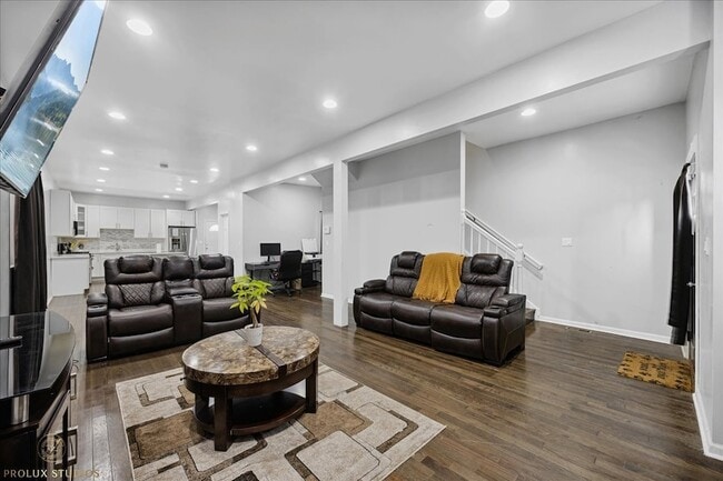 Foto del edificio - 352 N Avers Ave