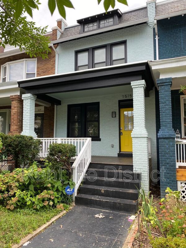 Primary Photo - 1515 Neal St NE