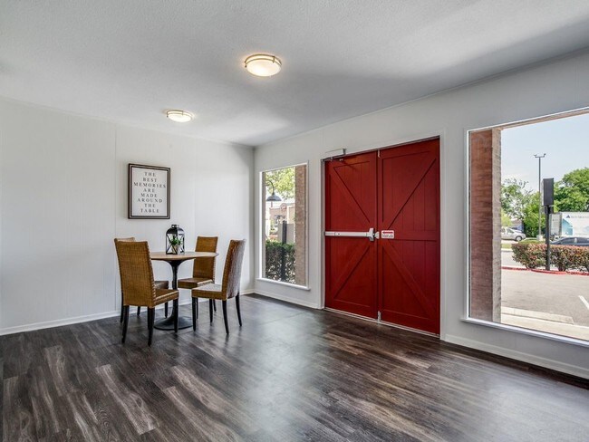 Foto del edificio - Greenbrier Apartments